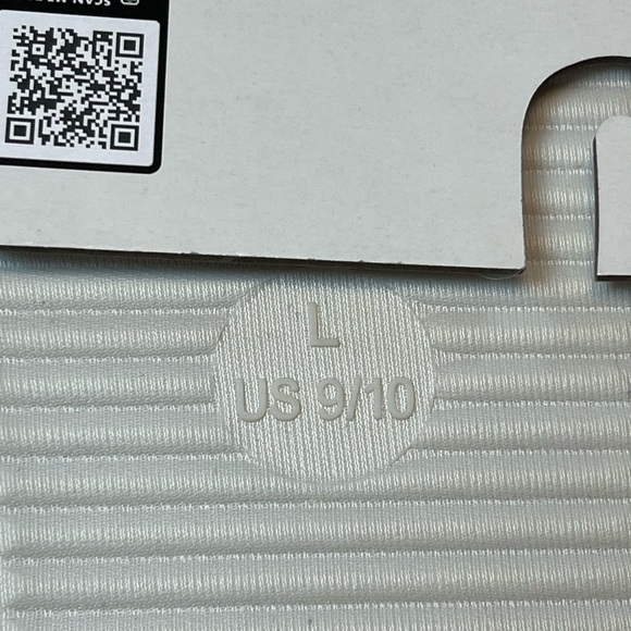 Simply Noelle Sole Envy Slippers Christmas Themed, rubber soles. New W 9/10 - Picture 4 of 5